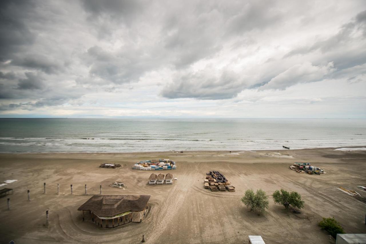 Luxury Promenada Apartment - Frontal Beachfront Mamaia Nord Năvodari Zewnętrze zdjęcie