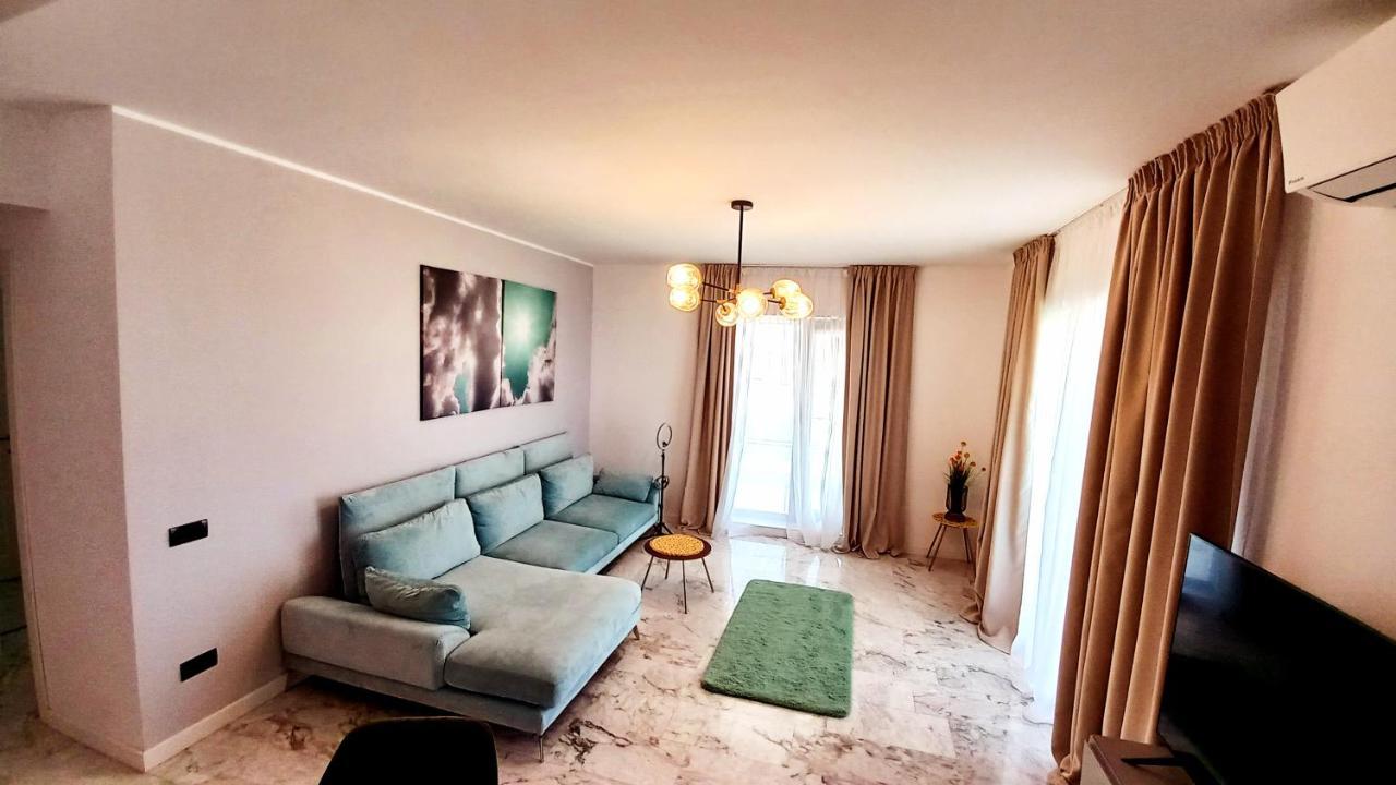 Luxury Promenada Apartment - Frontal Beachfront Mamaia Nord Năvodari Zewnętrze zdjęcie