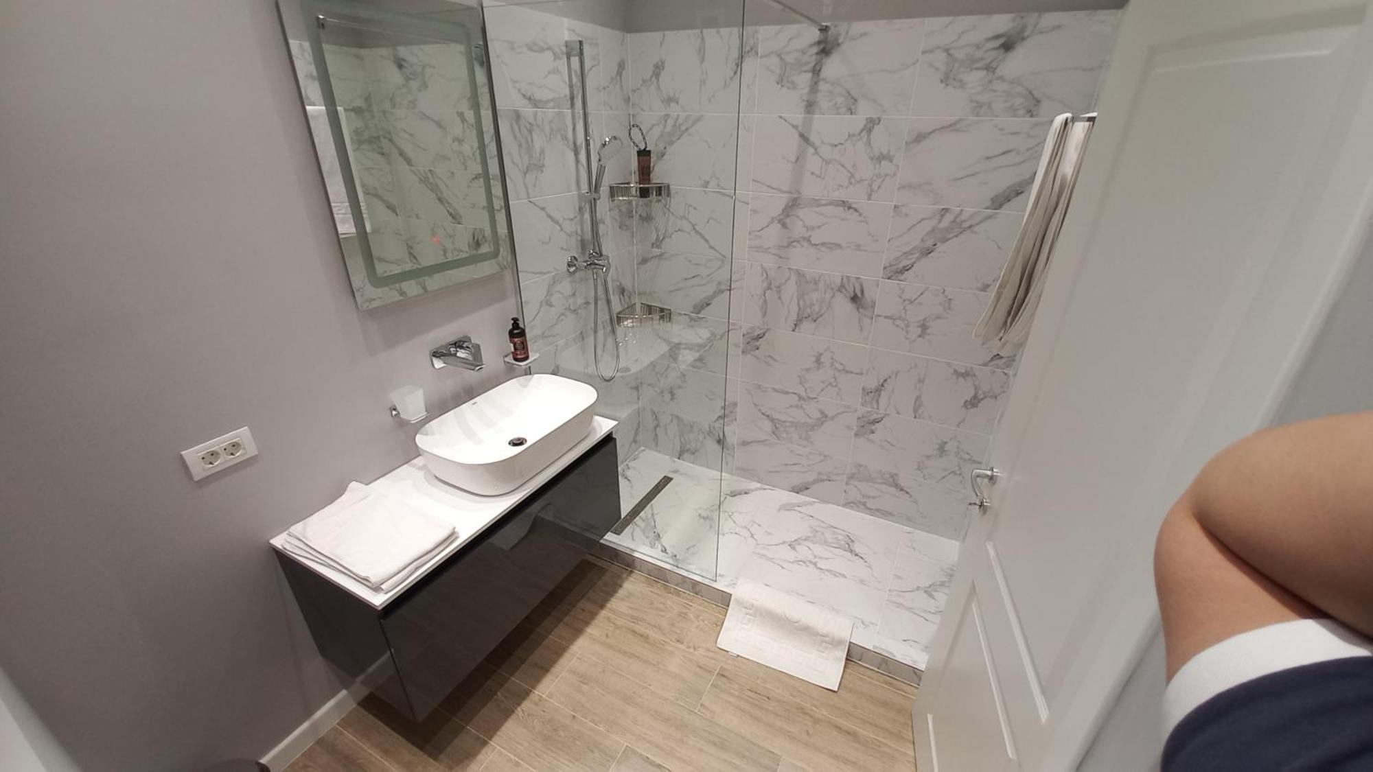 Luxury Promenada Apartment - Frontal Beachfront Mamaia Nord Năvodari Zewnętrze zdjęcie