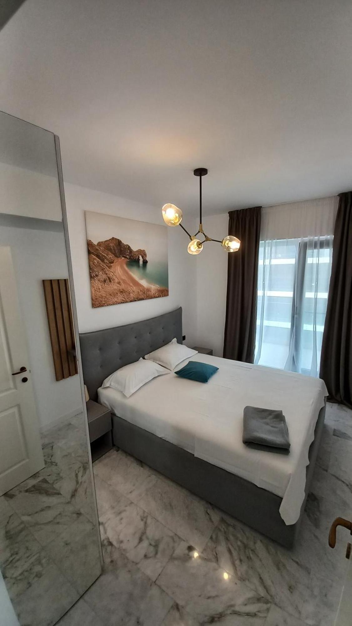Luxury Promenada Apartment - Frontal Beachfront Mamaia Nord Năvodari Zewnętrze zdjęcie